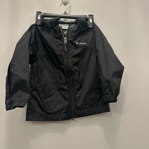 Like New condition. Columbia Solid Black Windbreaker. Unisex 4T.